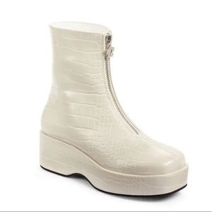 Lisa Says Gah Chloe Boot White Crock